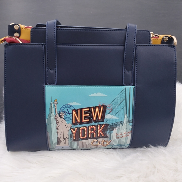 Nicole lee - Picture 3 of 10